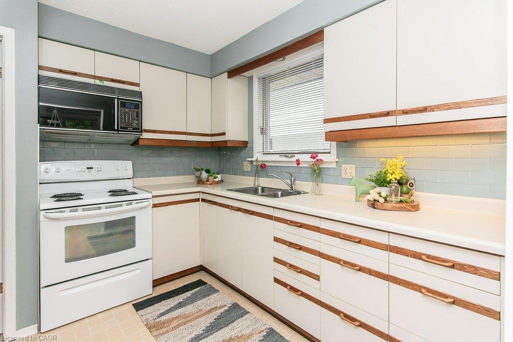 66 Shea Crescent Property Photo 10