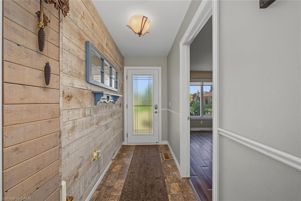 3913 Primrose Lane Property Photo 4