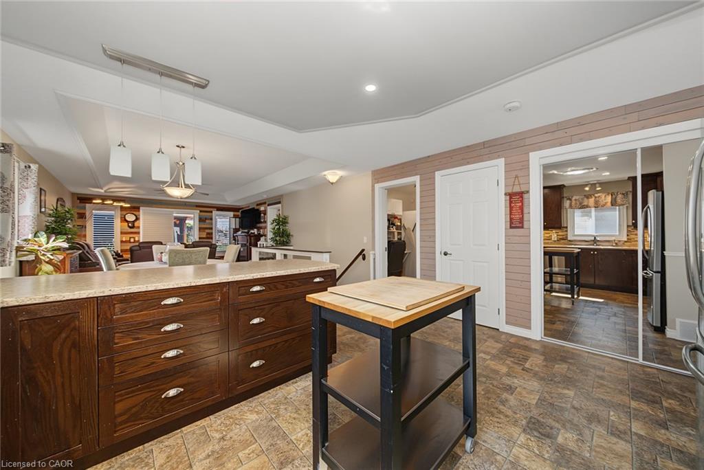 3913 Primrose Lane Property Photo 9