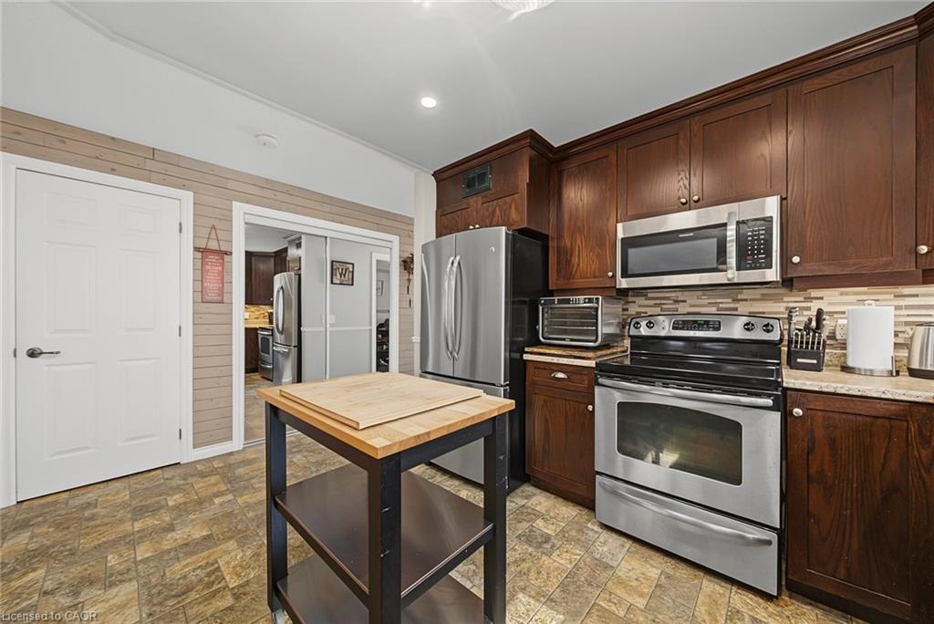 3913 Primrose Lane Property Photo 10