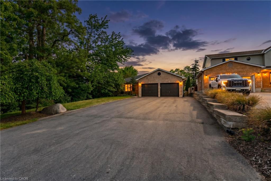 907 Doon Village Road
