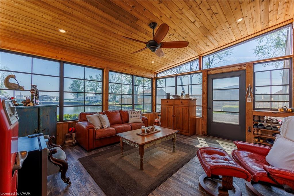 864 59 Highway Property Photo 3
