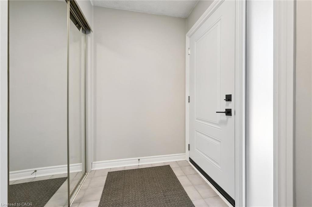 3-431 Keats Way Property Photo 5