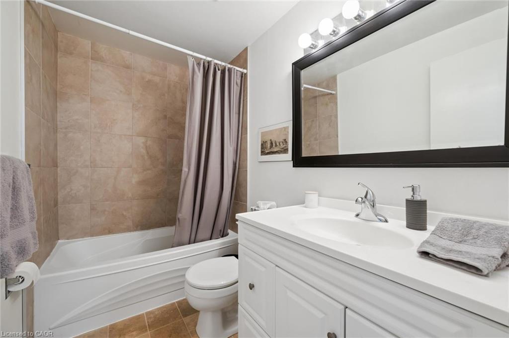 3-431 Keats Way Property Photo 23