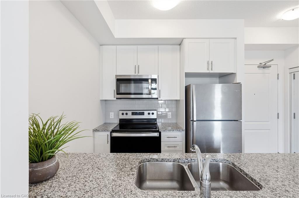 309-450 Dundas Street E Property Photo 6
