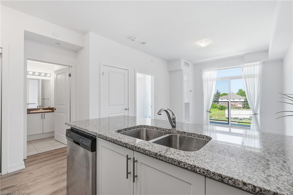 309-450 Dundas Street E Property Photo 7