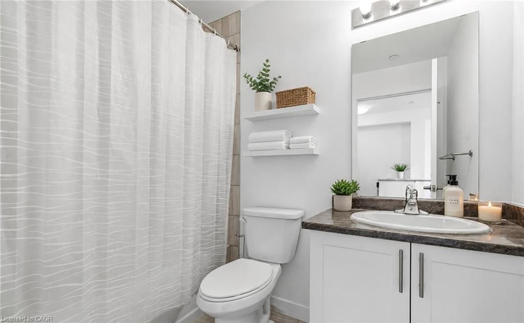309-450 Dundas Street E Property Photo 17