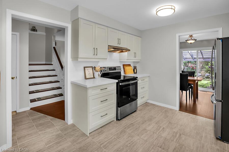 4542 Ivy Gardens Crescent Property Photo 6