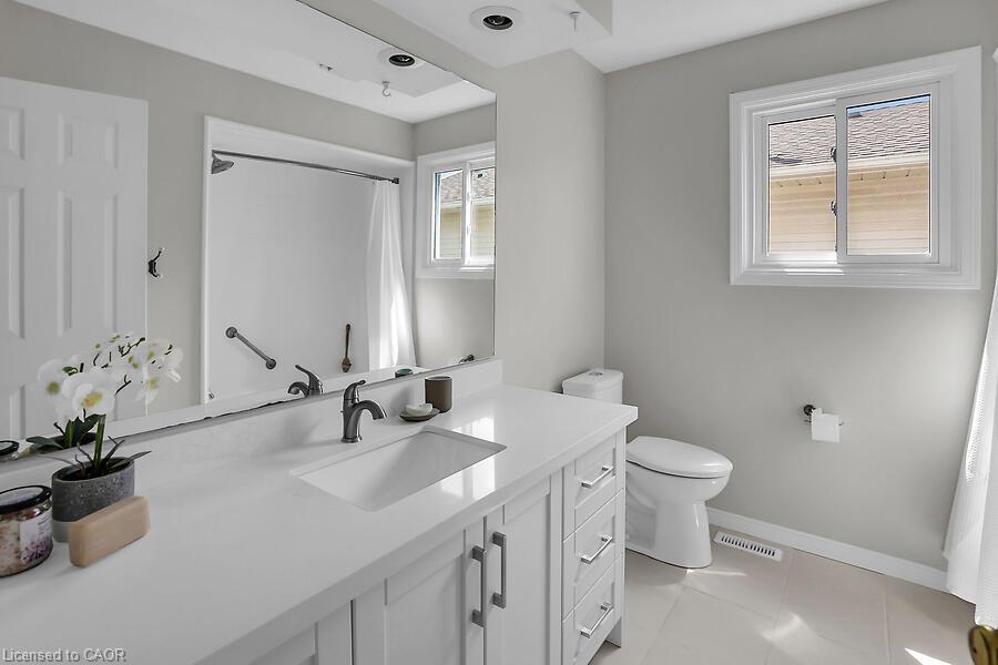 4542 Ivy Gardens Crescent Property Photo 16