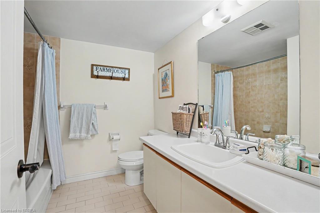 204-1270 Maple Crossing Boulevard Property Photo 19