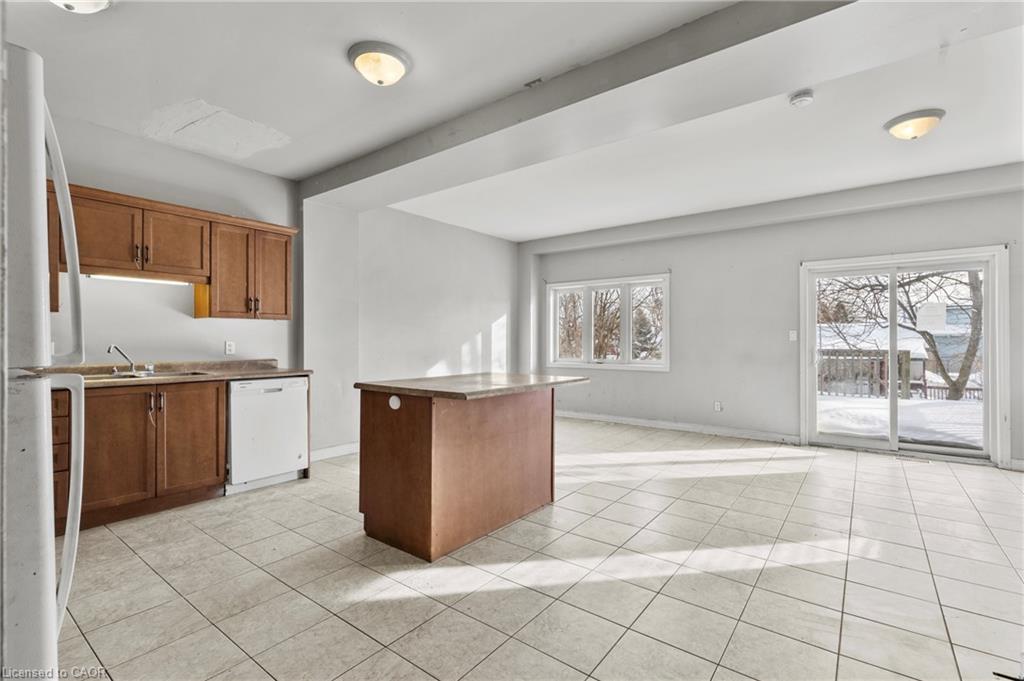 2 Townline Road E Property Photo 7