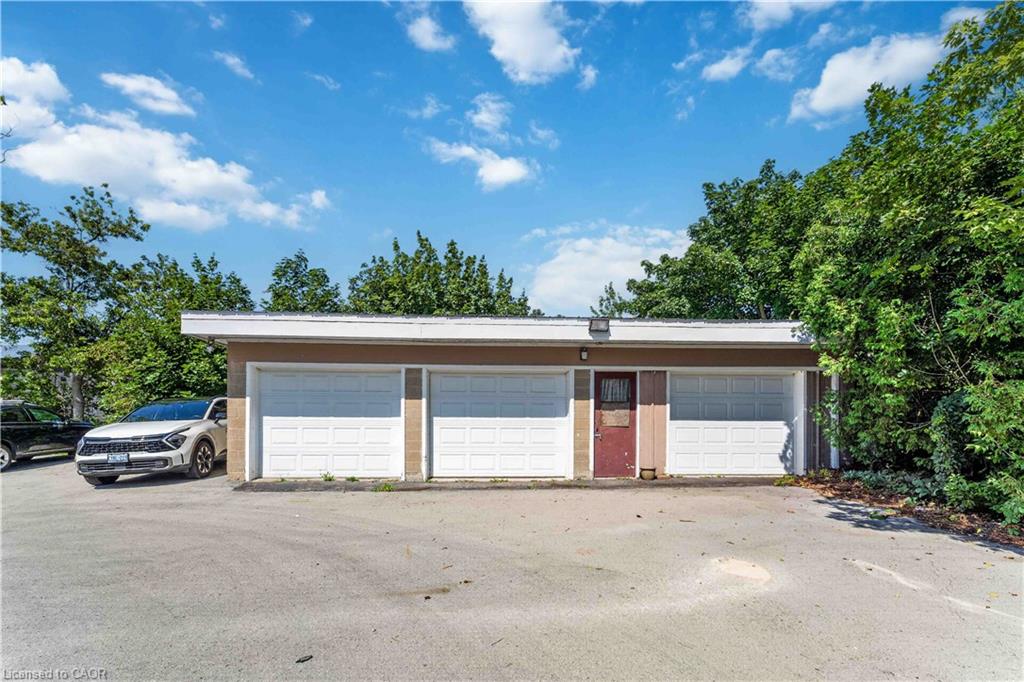 197 Griffin Street N Property Photo 7