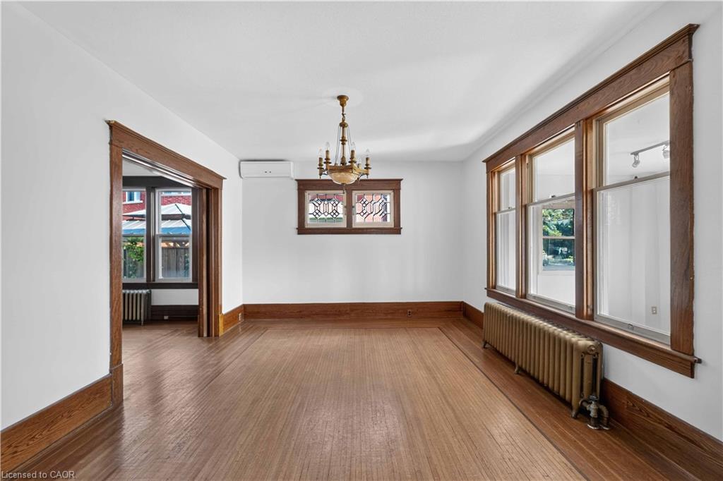 197 Griffin Street N Property Photo 14