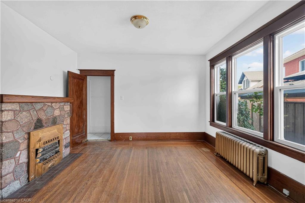197 Griffin Street N Property Photo 17