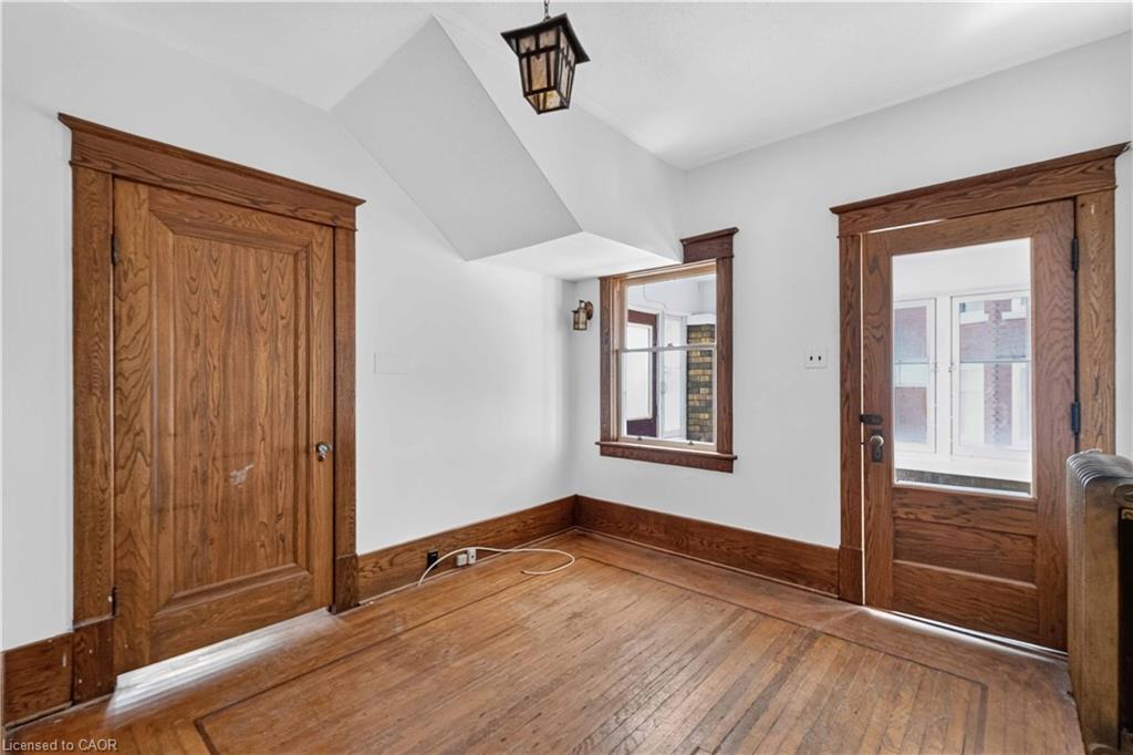 197 Griffin Street N Property Photo 21