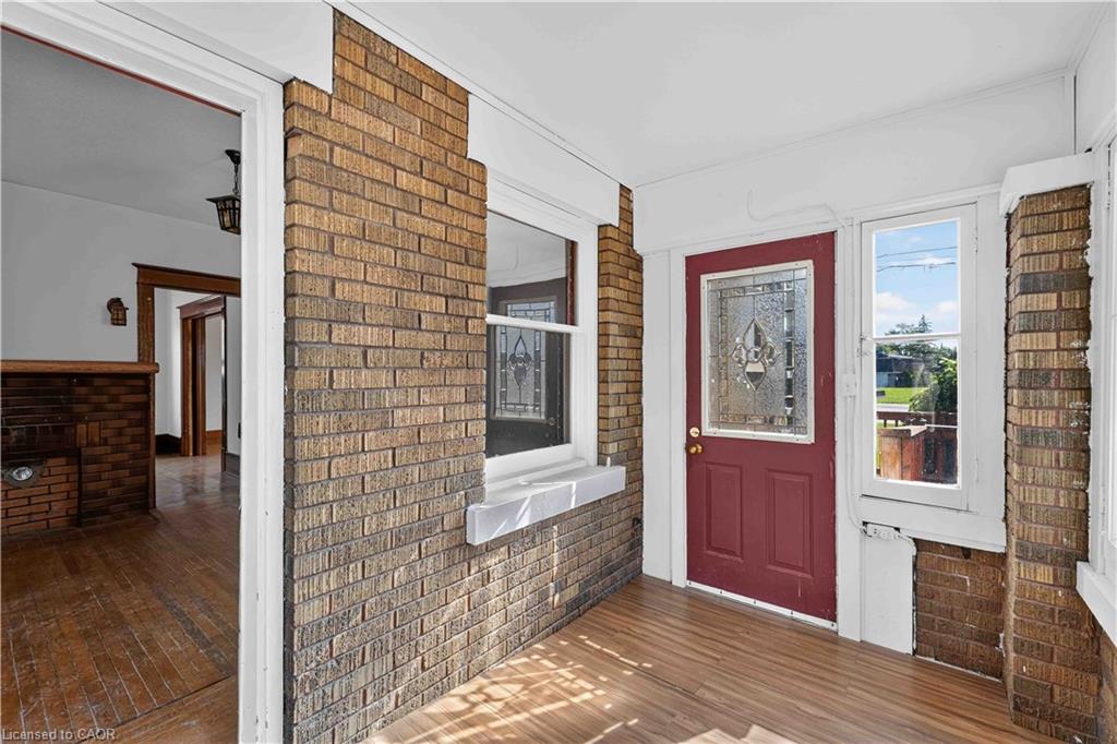197 Griffin Street N Property Photo 22