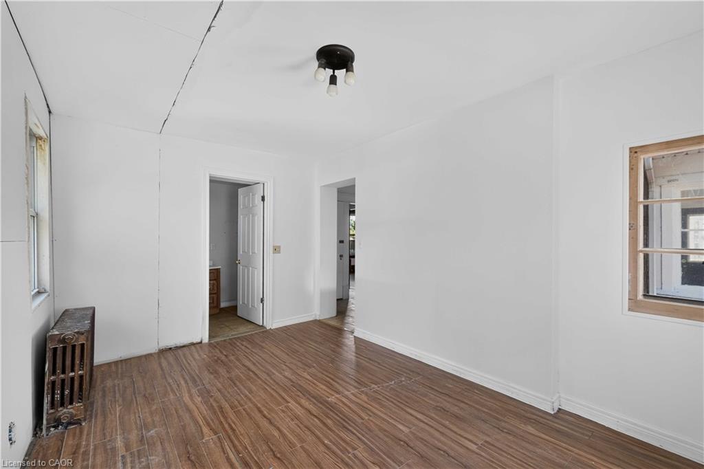 197 Griffin Street N Property Photo 25