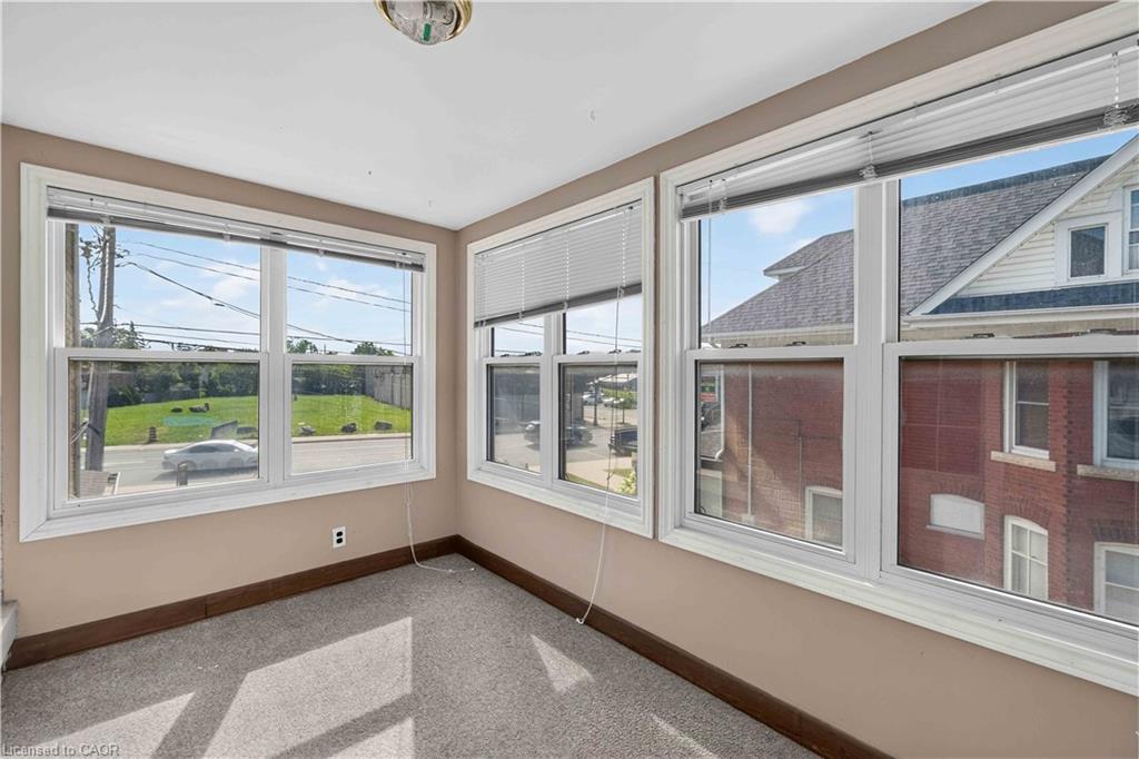 197 Griffin Street N Property Photo 37