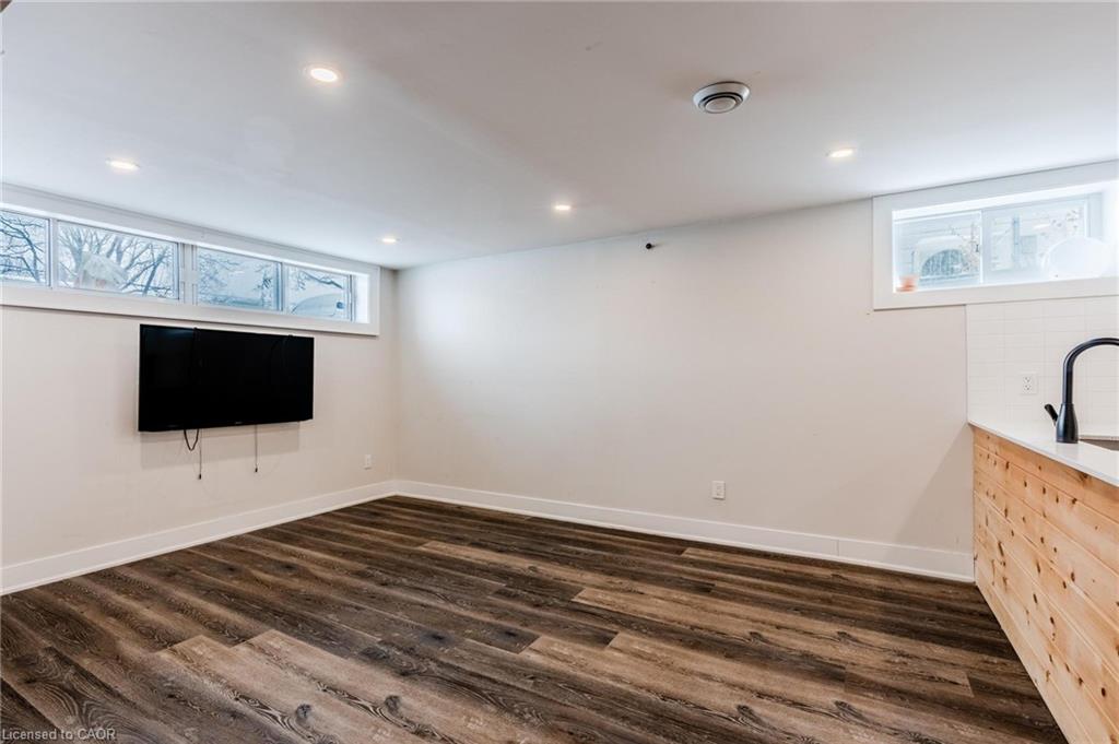 16 Ronaldshay Avenue Property Photo 7