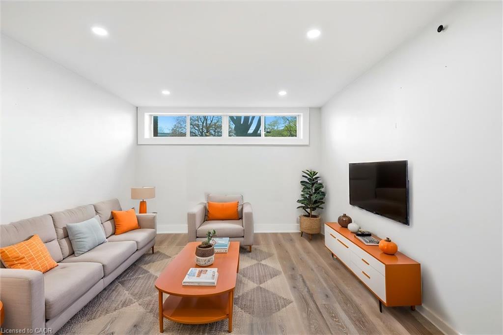 16 Ronaldshay Avenue Property Photo 8