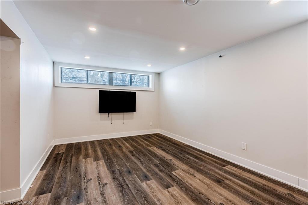 16 Ronaldshay Avenue Property Photo 9