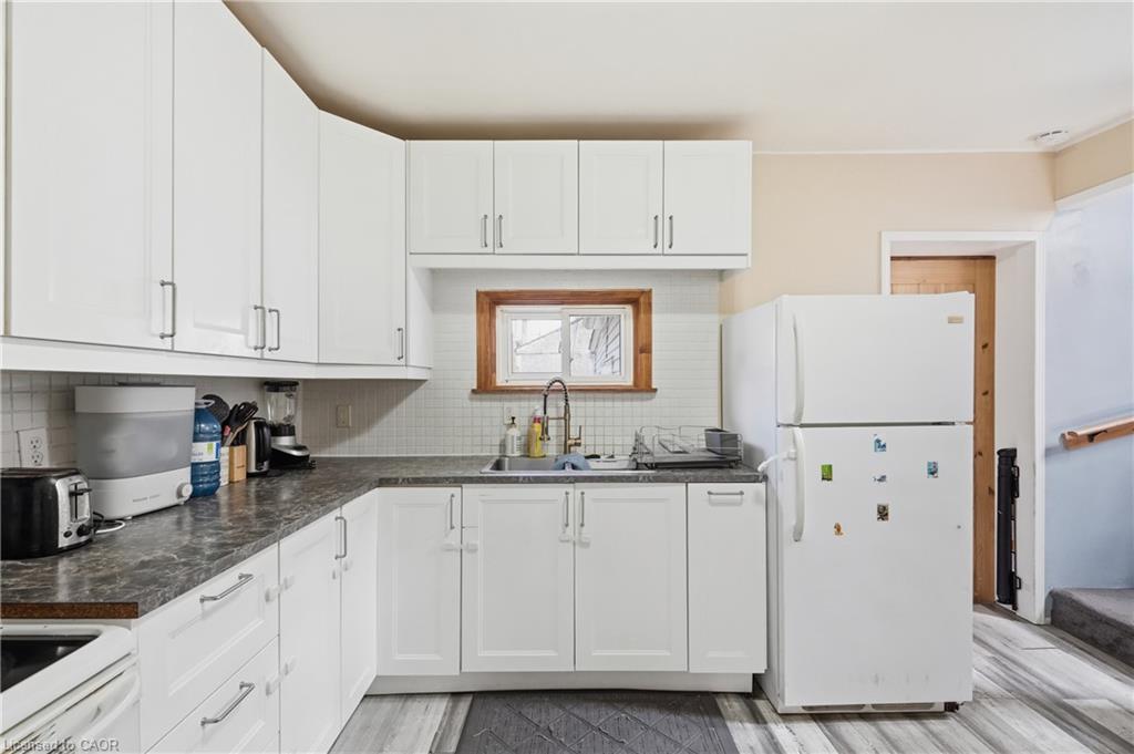 100 Chestnut Avenue Property Photo 11