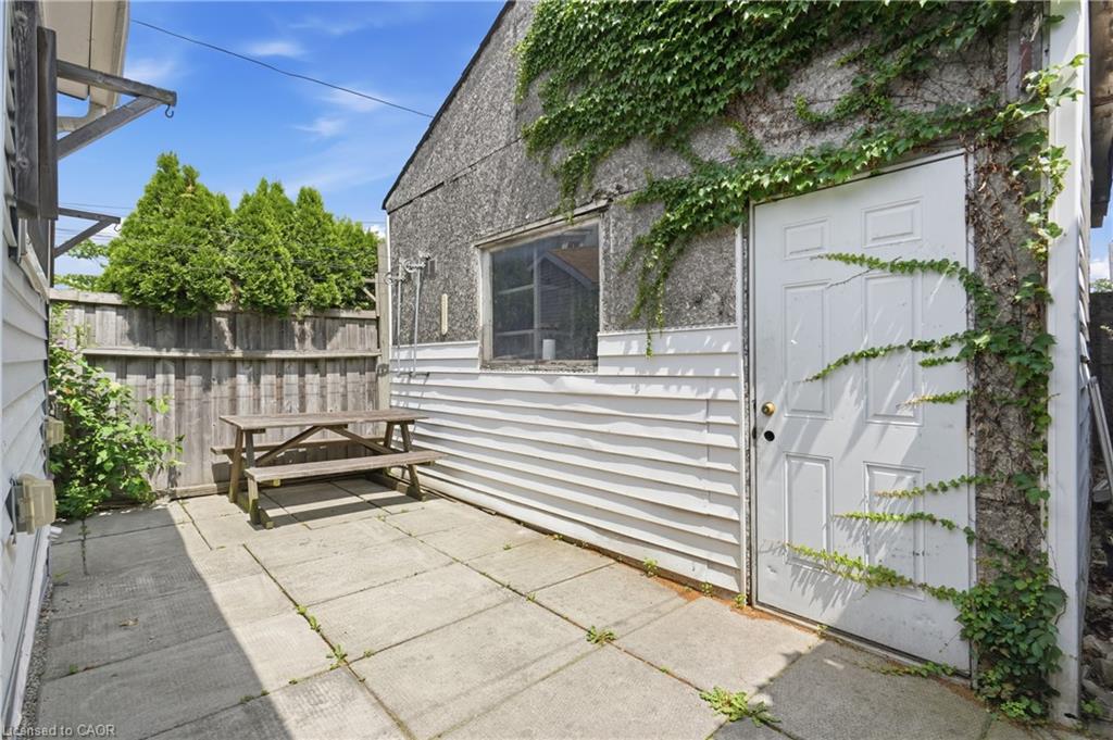 100 Chestnut Avenue Property Photo 19