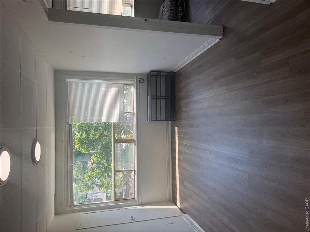 1-944 King Street W Property Photo 1