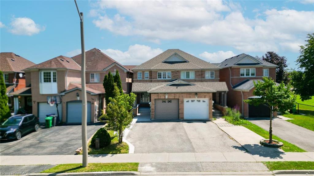 146 Olympia Crescent Property Photo 2