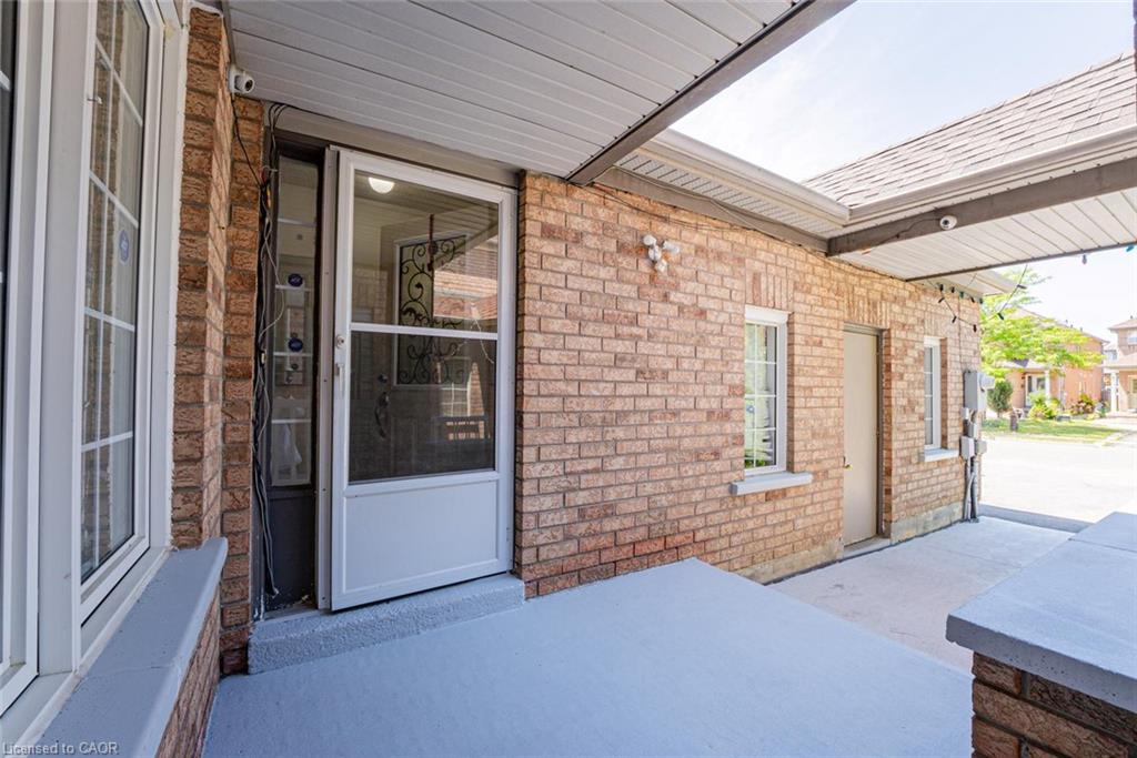 146 Olympia Crescent Property Photo 6