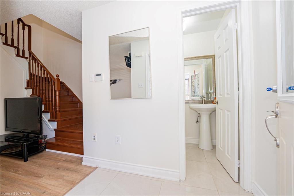 146 Olympia Crescent Property Photo 7
