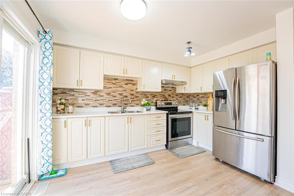 146 Olympia Crescent Property Photo 14