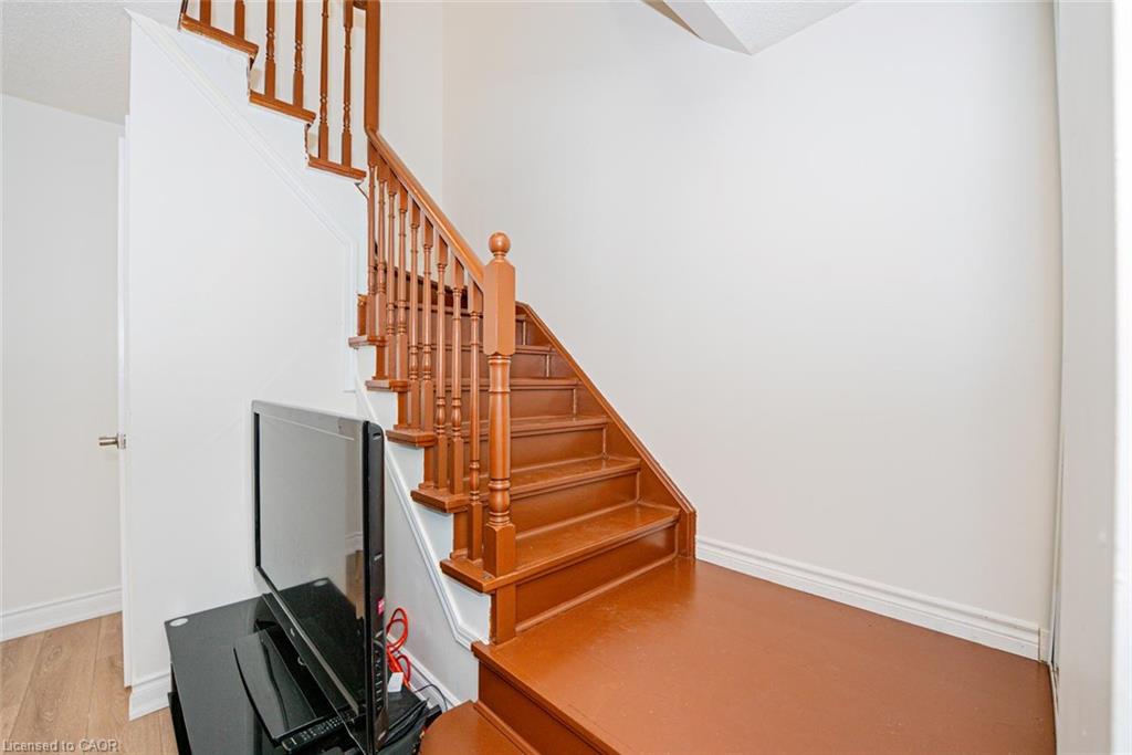 146 Olympia Crescent Property Photo 18