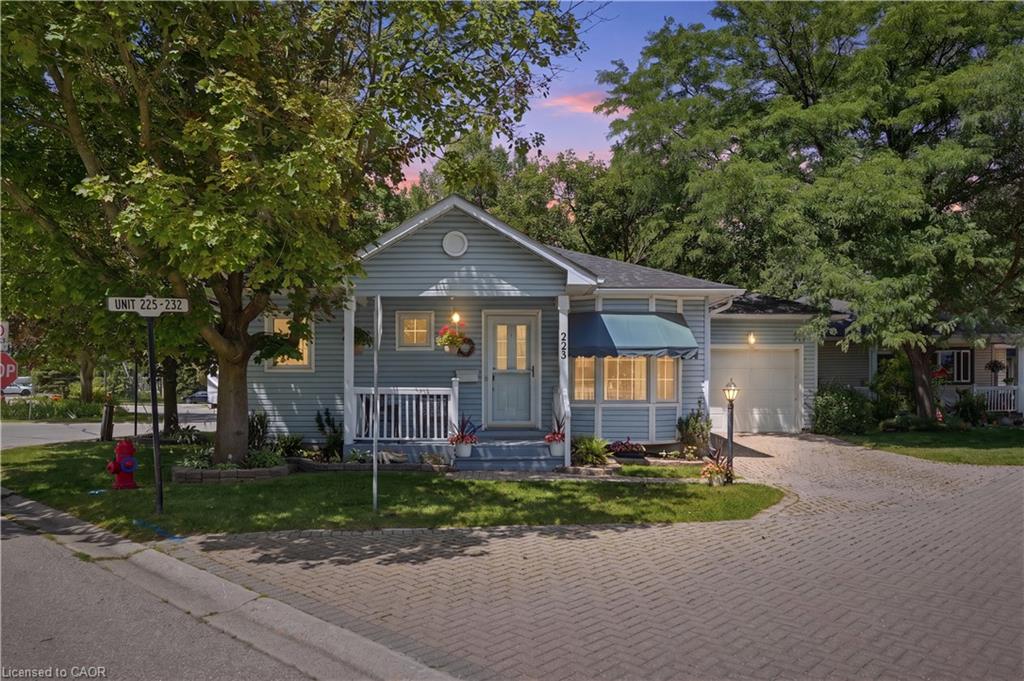 225 Silverbirch Boulevard Property Photo 1
