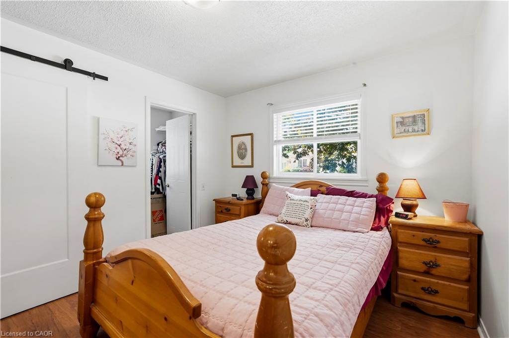 225 Silverbirch Boulevard Property Photo 22