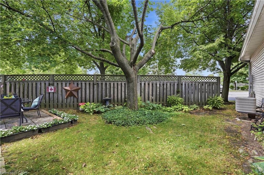 225 Silverbirch Boulevard Property Photo 35