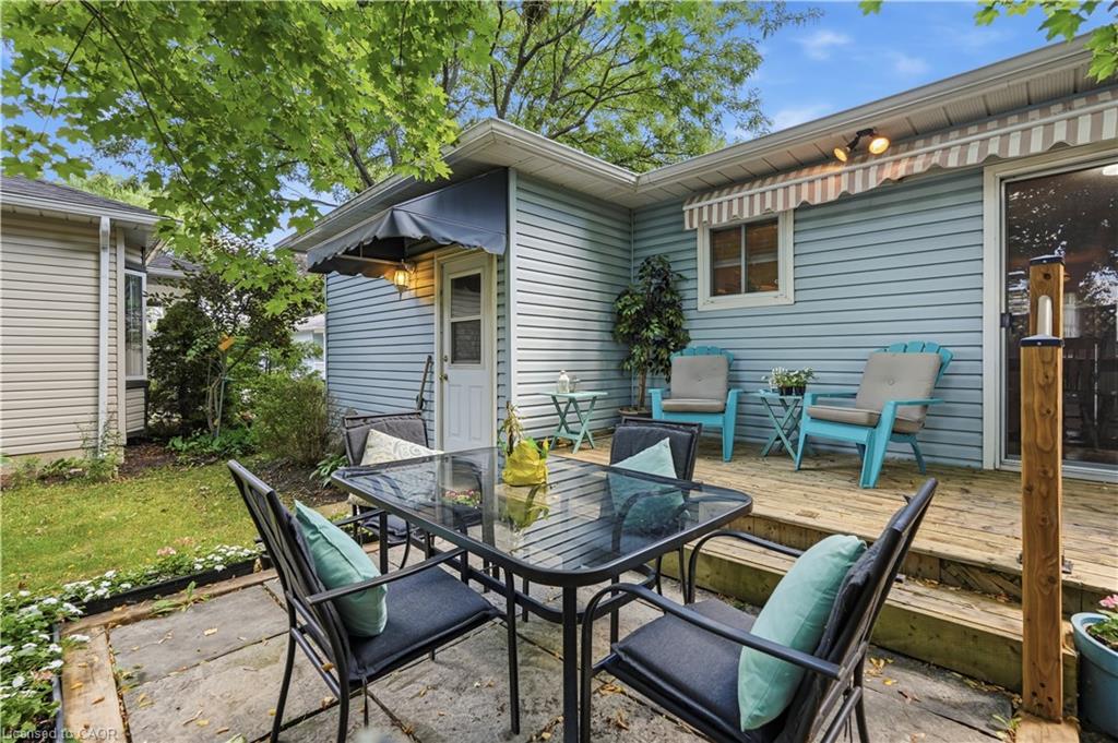 225 Silverbirch Boulevard Property Photo 36