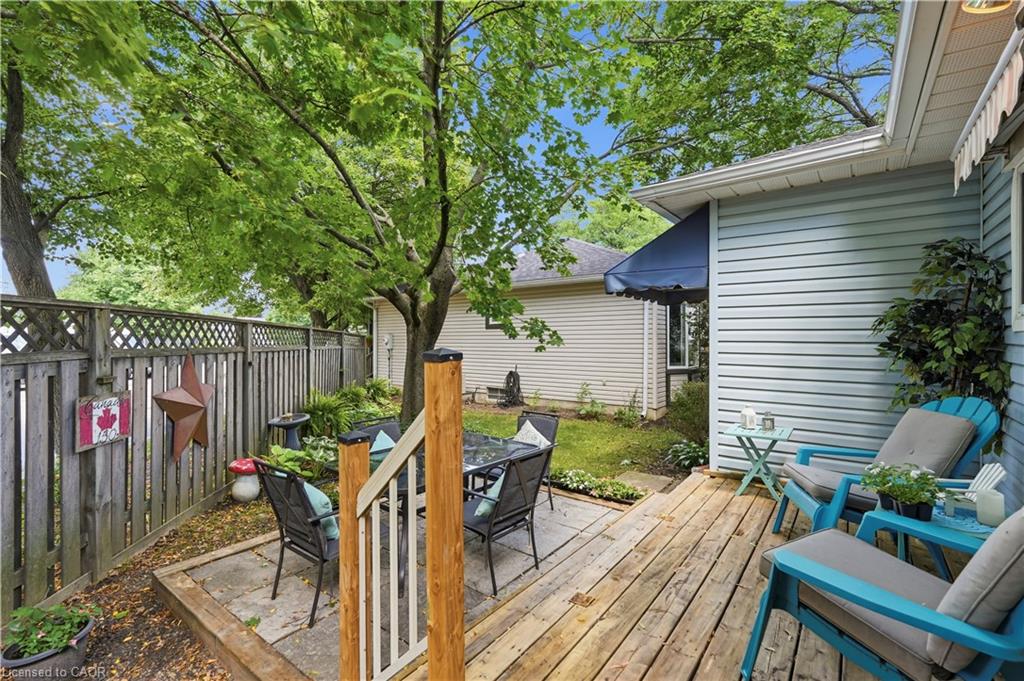 225 Silverbirch Boulevard Property Photo 38