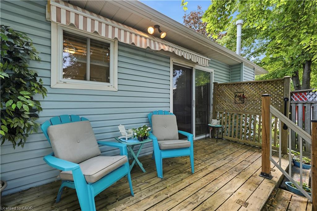 225 Silverbirch Boulevard Property Photo 39