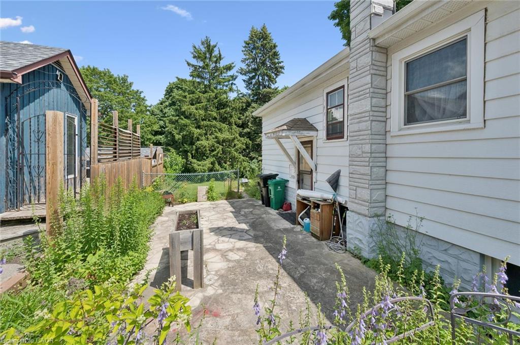 95 Forest Road Property Photo 16
