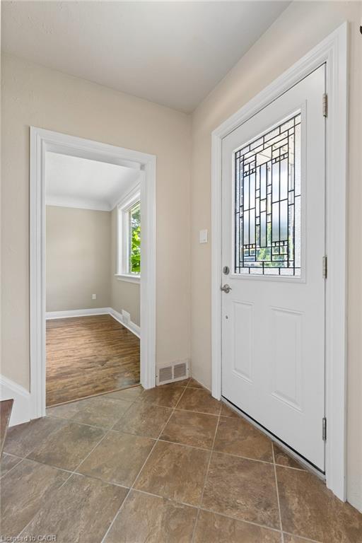 580 Weber Street E Property Photo 7