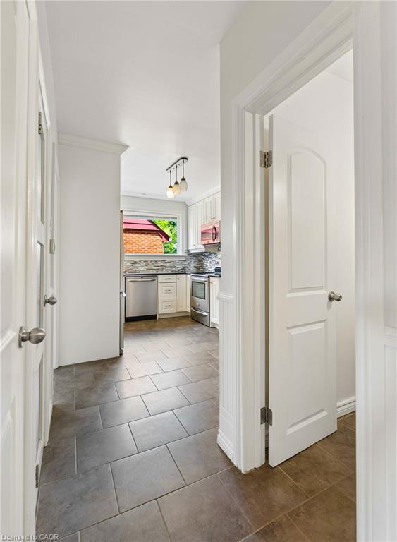 580 Weber Street E Property Photo 11