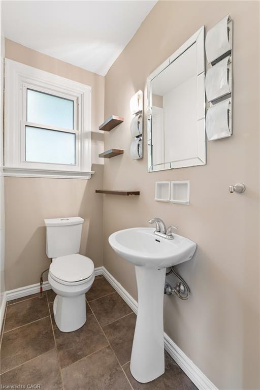 580 Weber Street E Property Photo 12