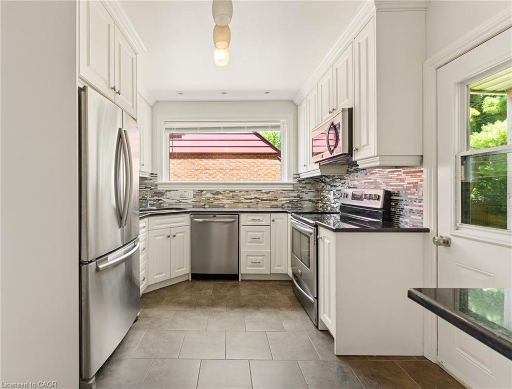 580 Weber Street E Property Photo 13