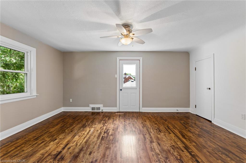 580 Weber Street E Property Photo 28