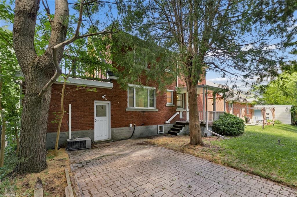 580 Weber Street E Property Photo 40