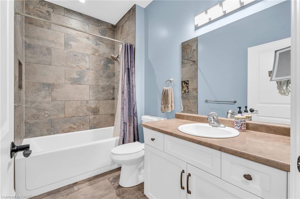 5594 First Line Property Photo 30