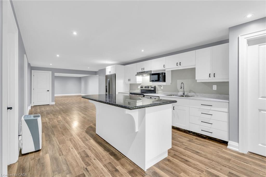 5594 First Line Property Photo 38