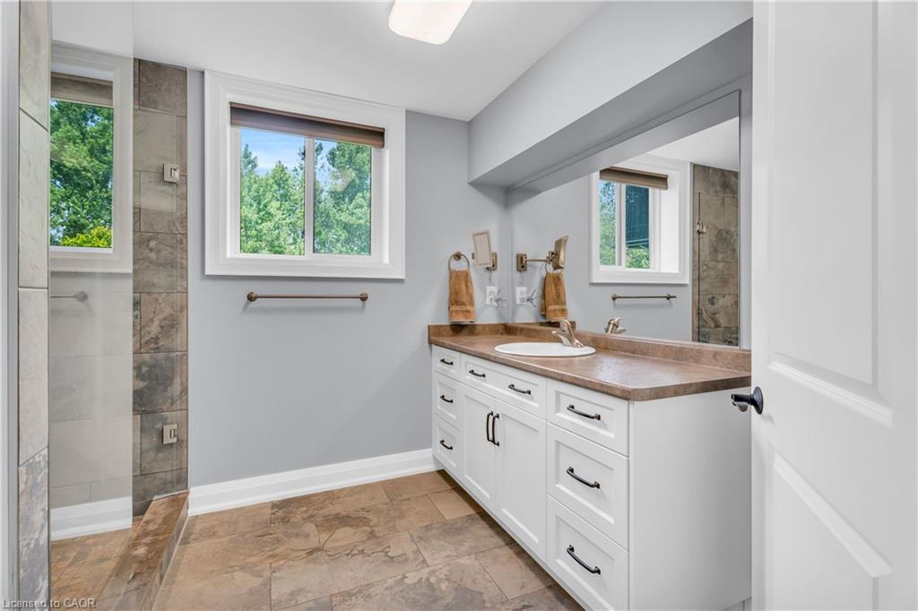 5594 First Line Property Photo 39