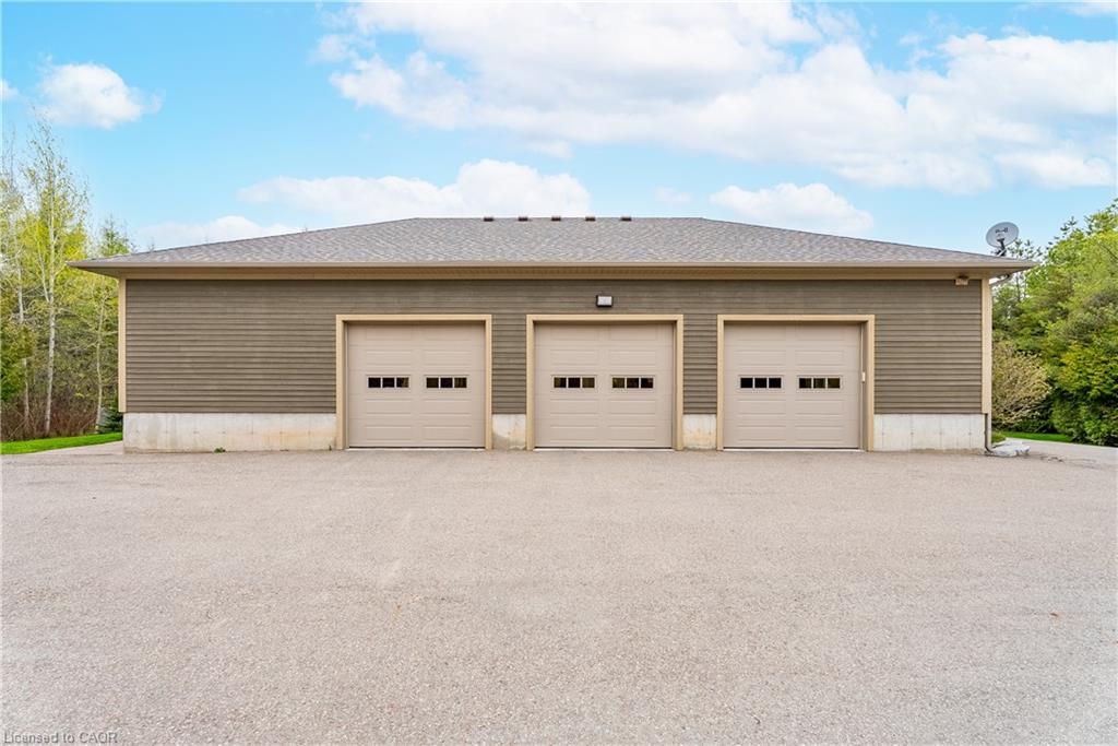 5594 First Line Property Photo 46